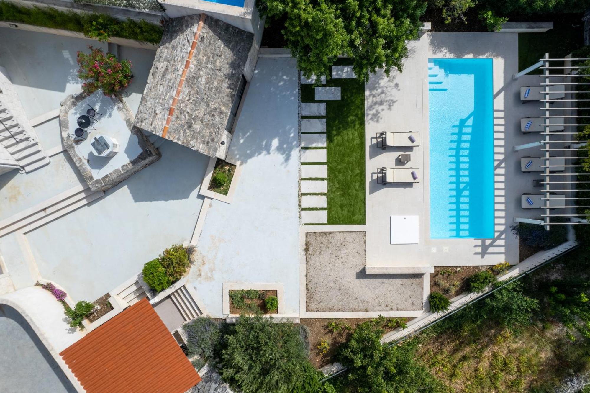 Villa Komelo Škrip Buitenkant foto