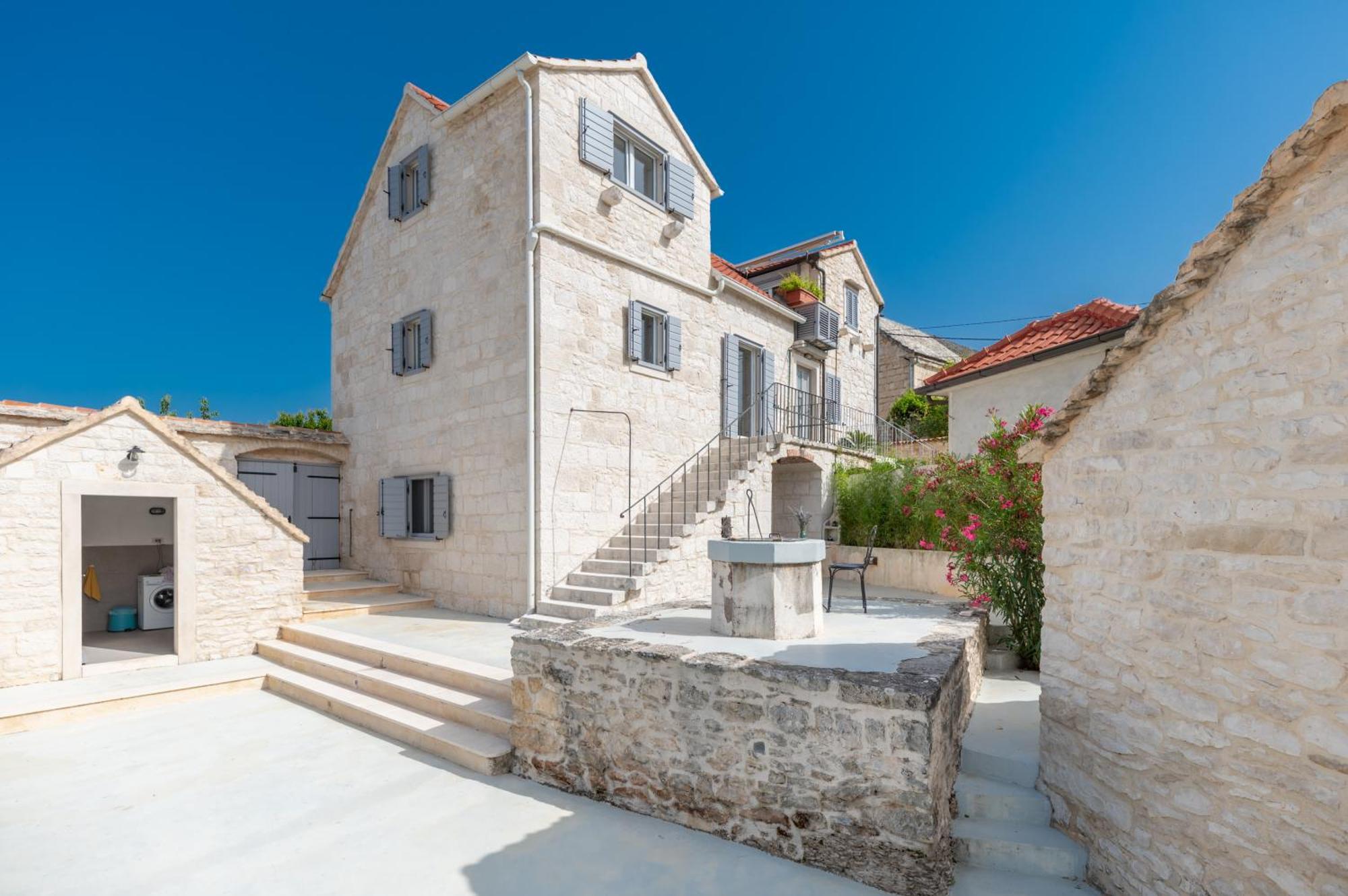 Villa Komelo Škrip Buitenkant foto
