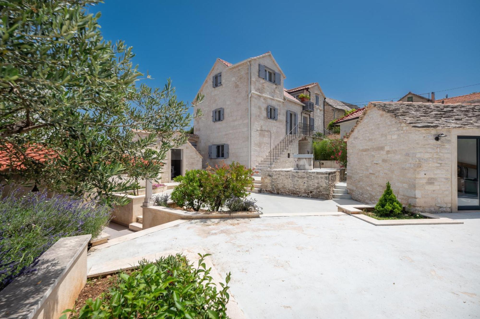 Villa Komelo Škrip Buitenkant foto