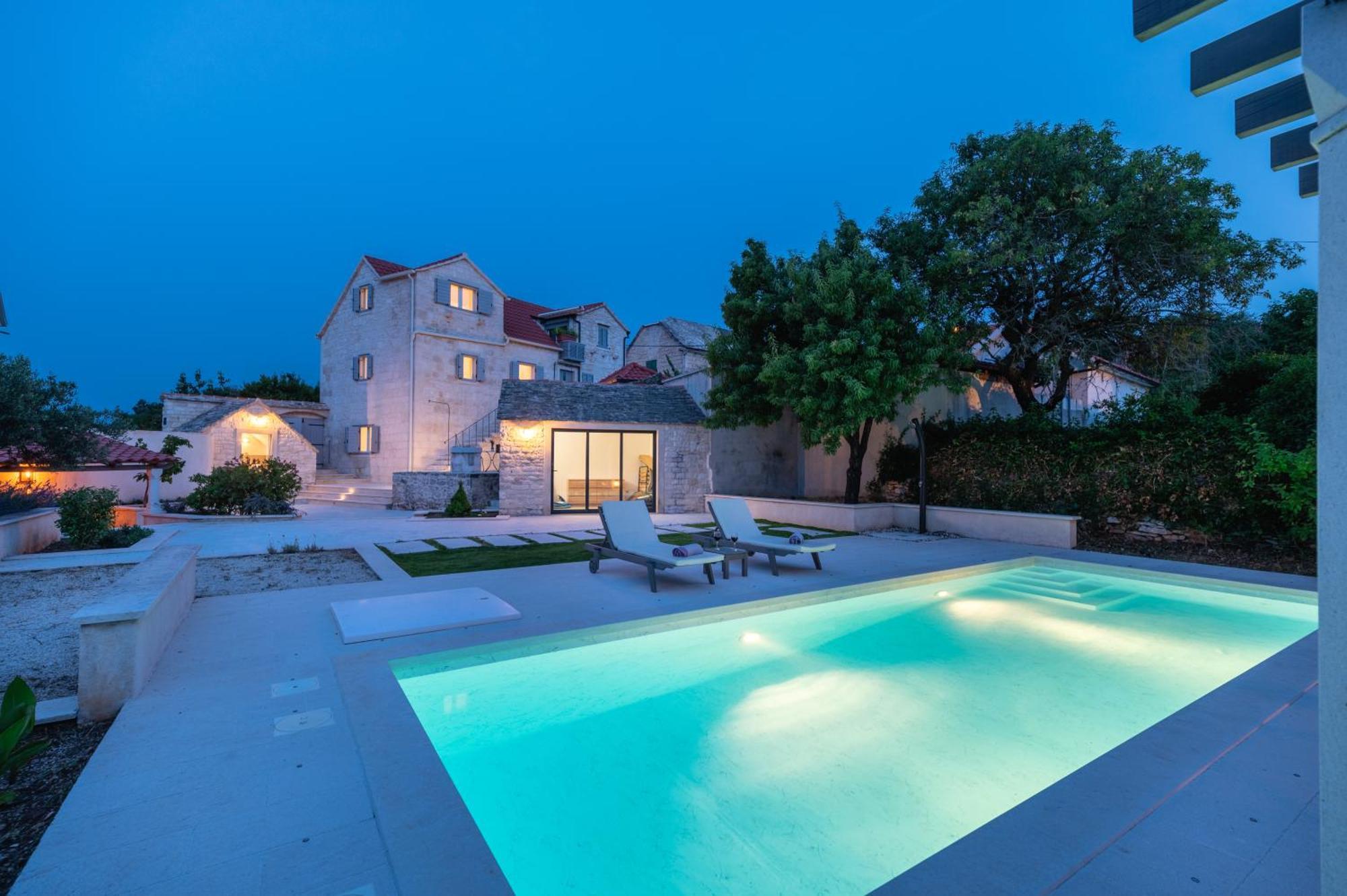 Villa Komelo Škrip Buitenkant foto